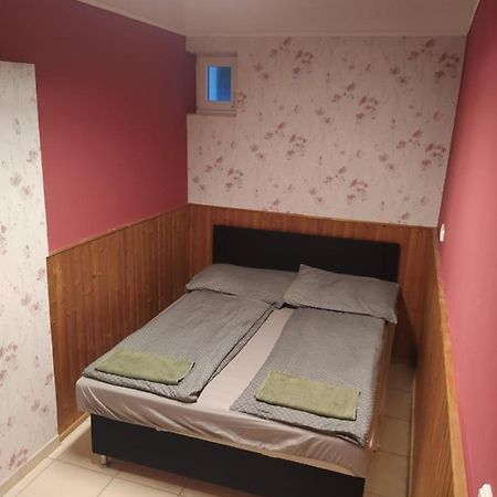 Pingpong Apartman 숄트버드케르트 외부 사진