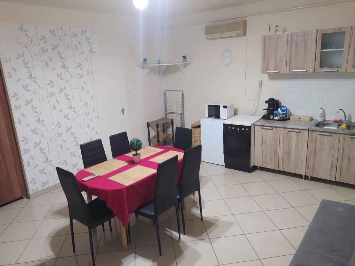 Pingpong Apartman 숄트버드케르트 외부 사진
