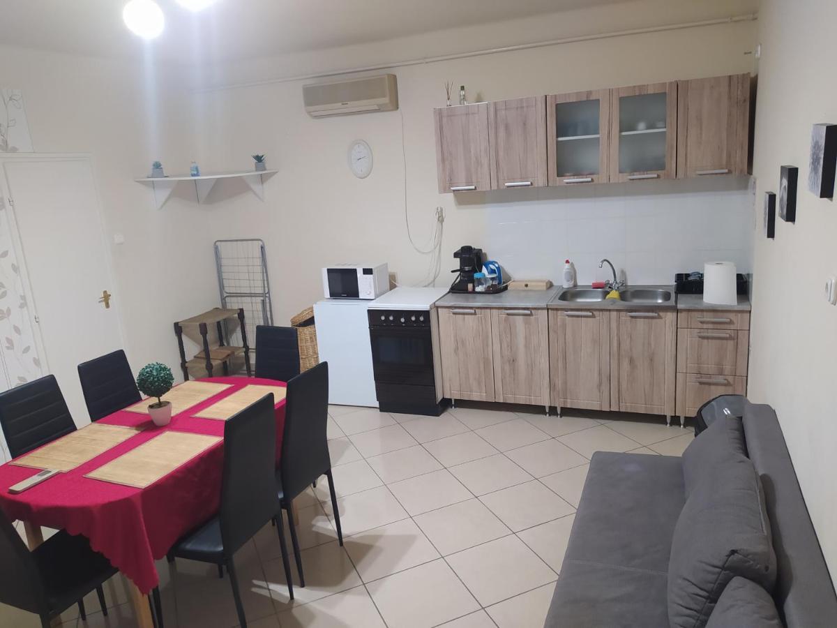 Pingpong Apartman 숄트버드케르트 외부 사진