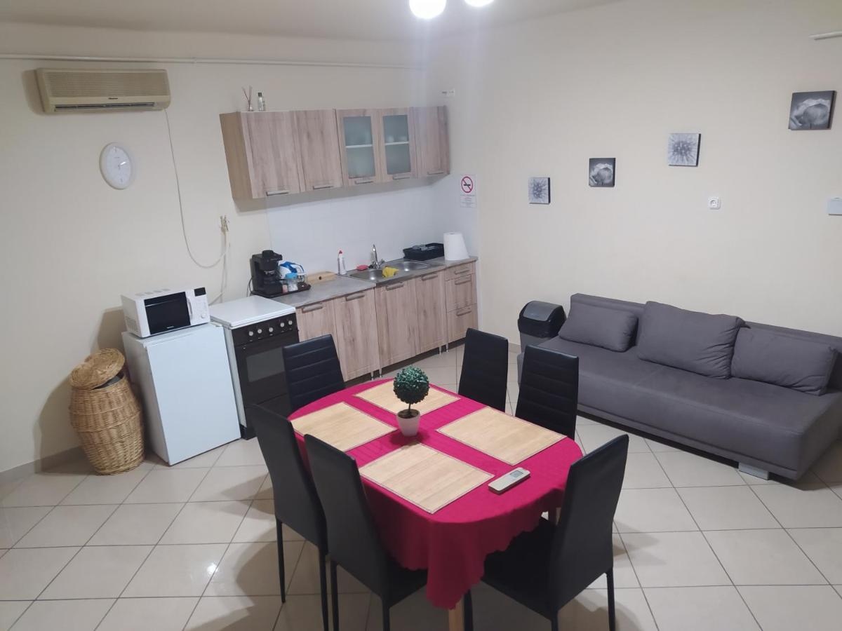 Pingpong Apartman 숄트버드케르트 외부 사진