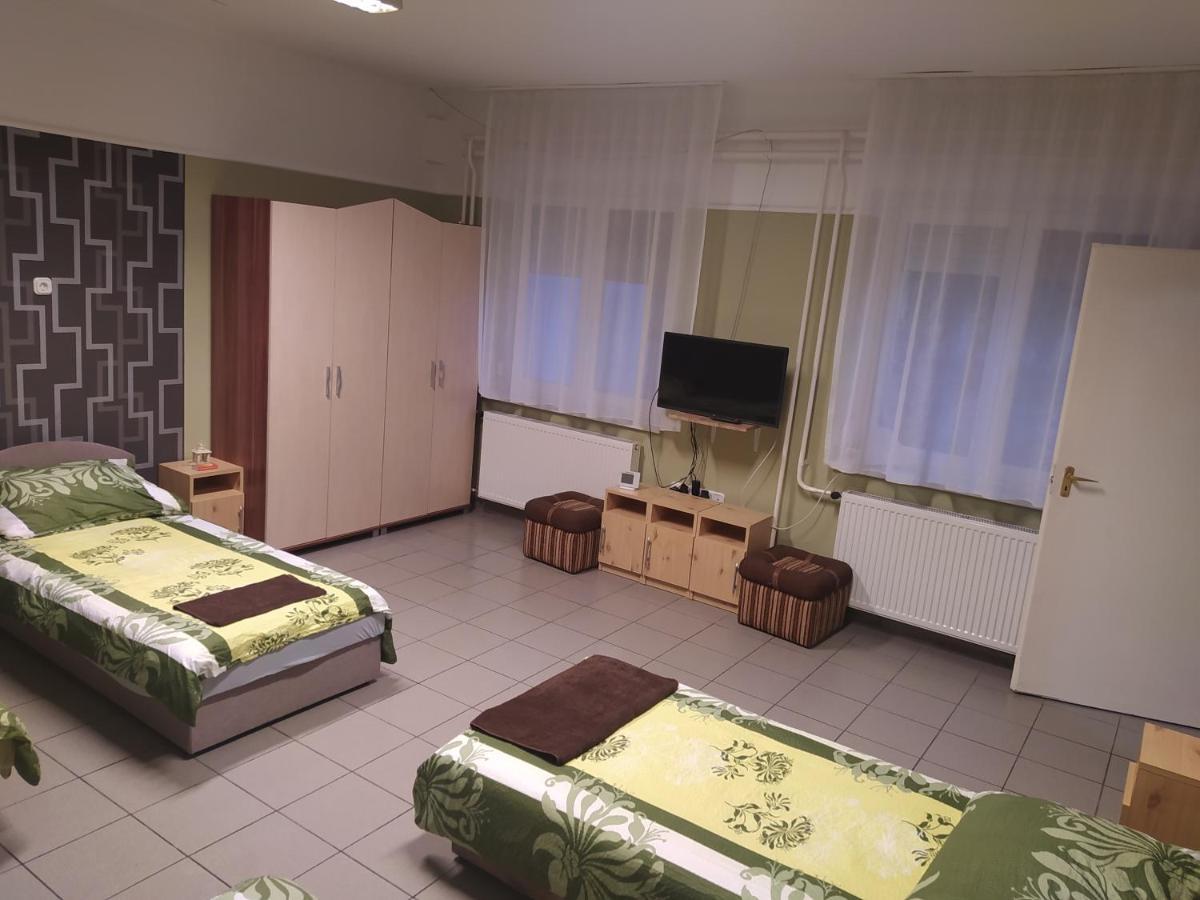 Pingpong Apartman 숄트버드케르트 외부 사진