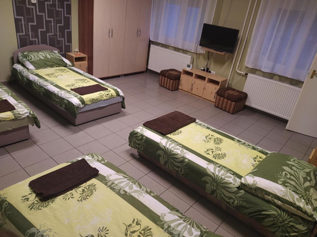 Pingpong Apartman 숄트버드케르트 외부 사진